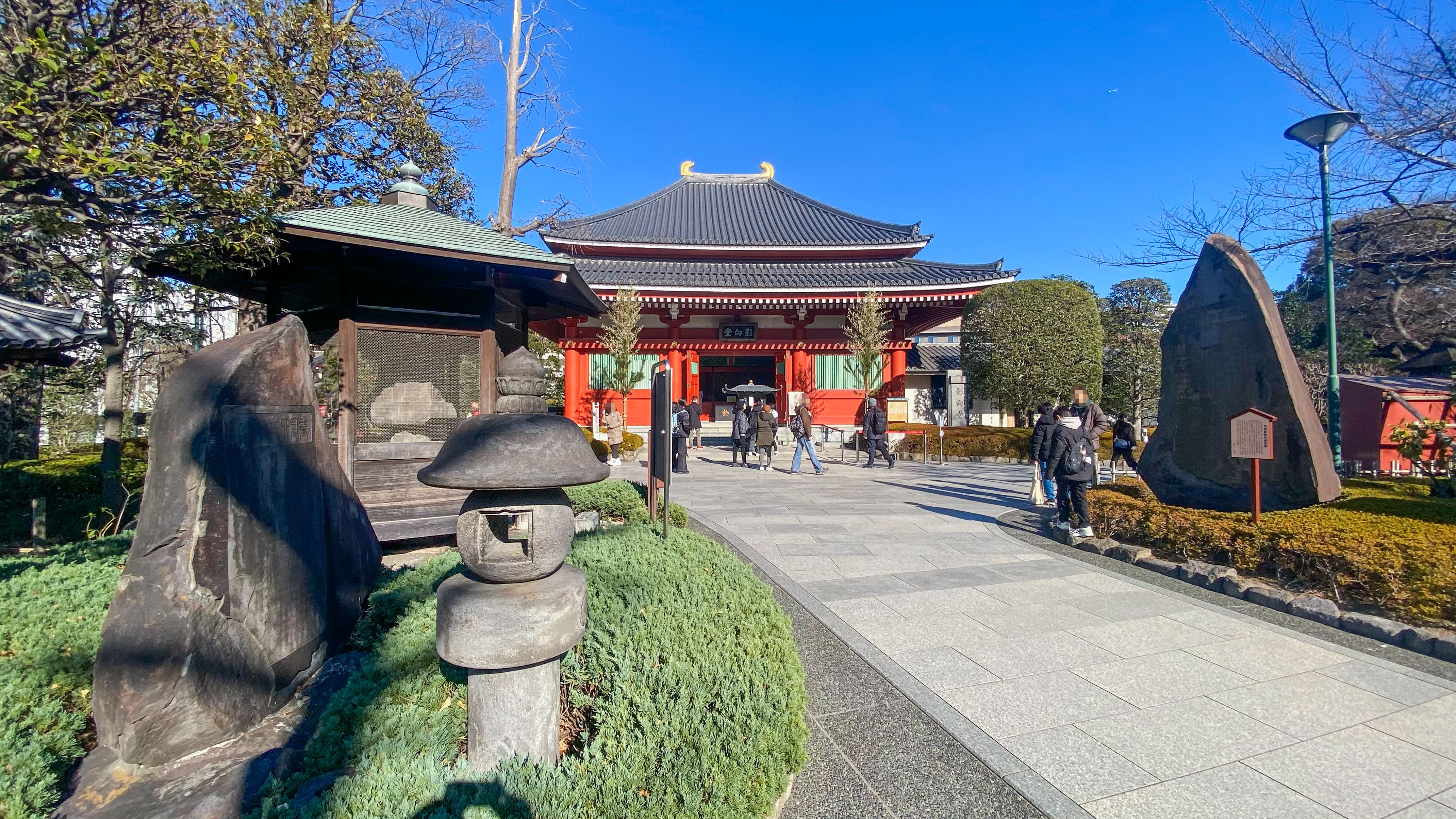 The main hall of Sensō-ji