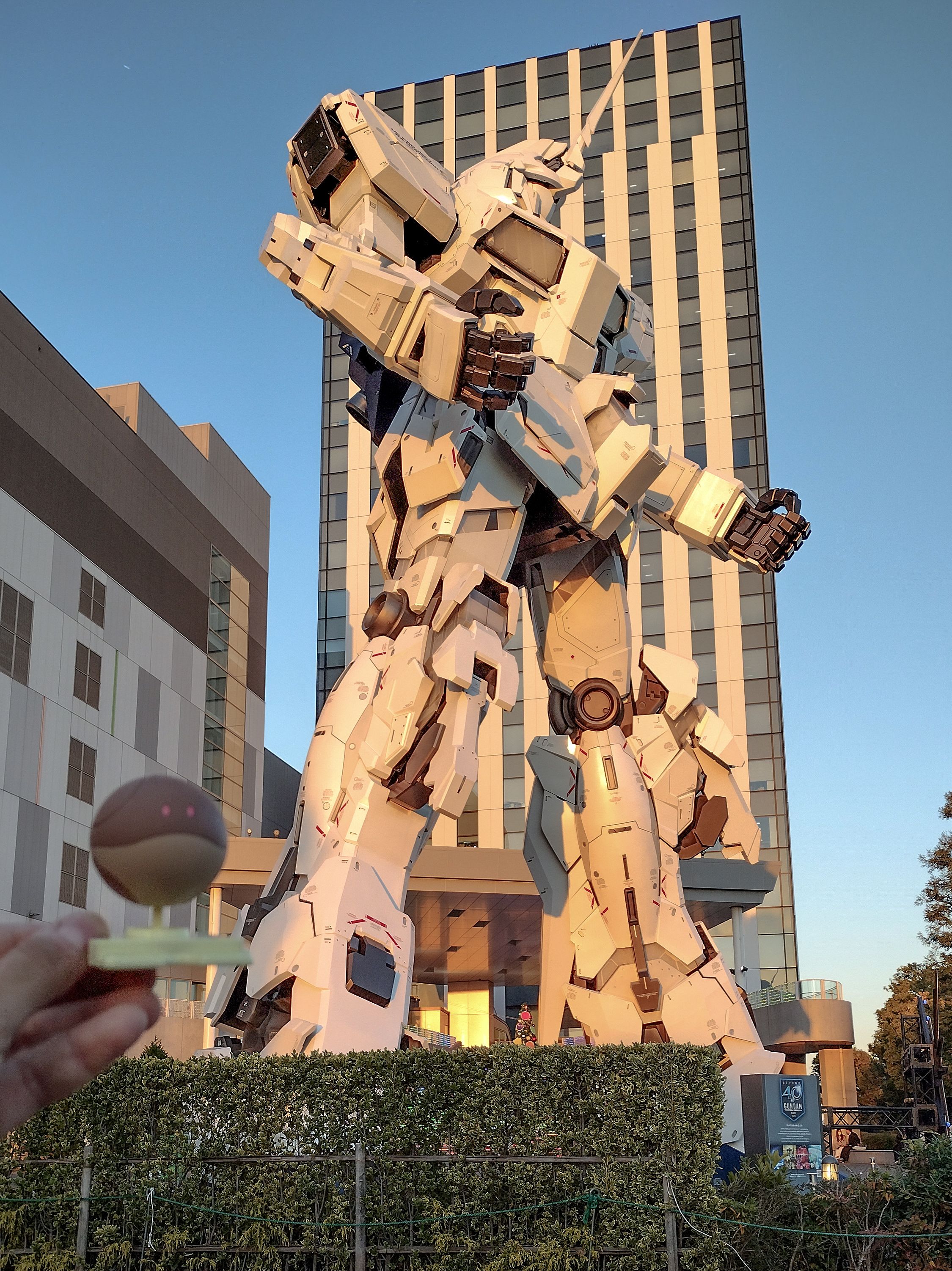 Gundam Unicorn life size statue
